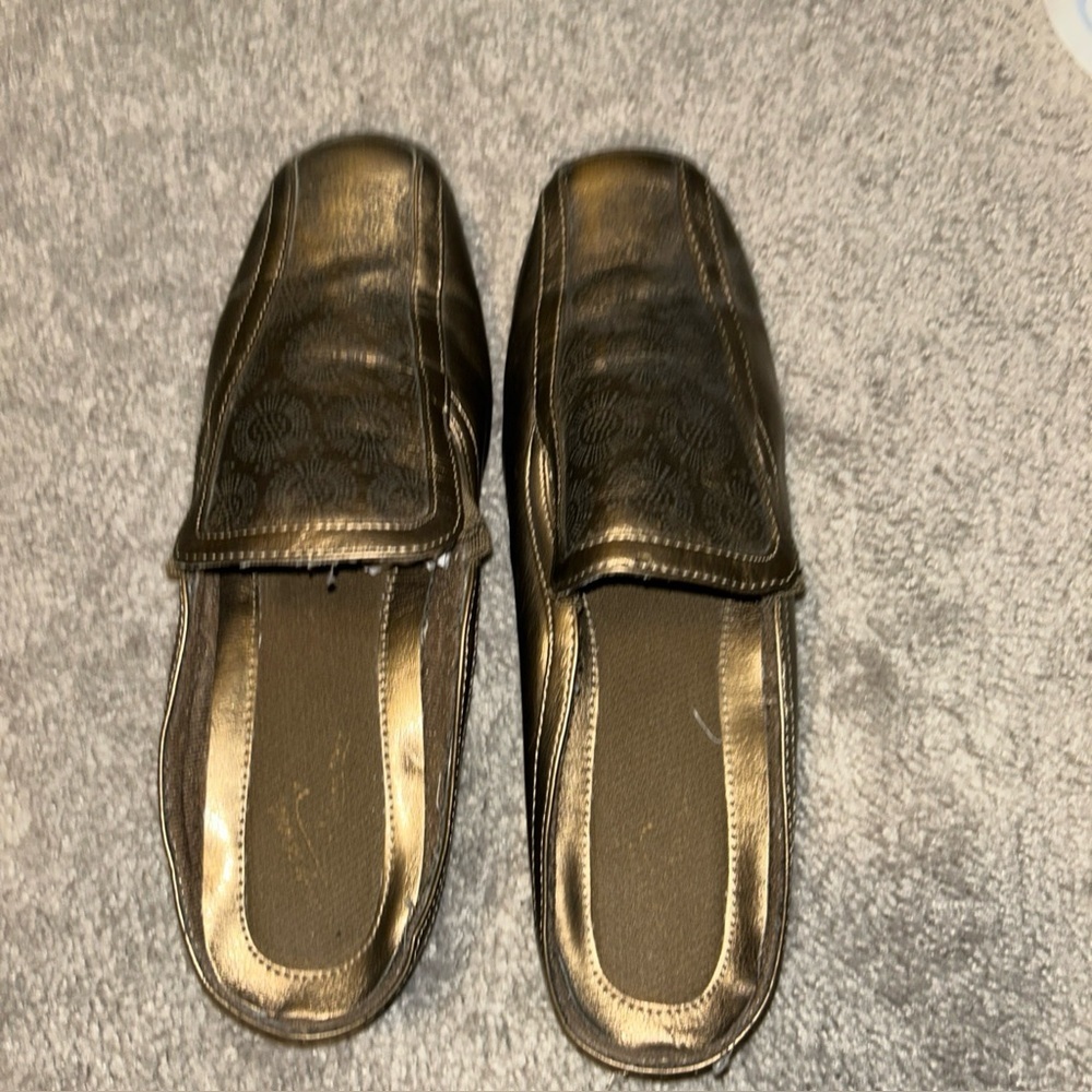 Easy Street Women’s 8.5 M Gold Slip On Shoes
